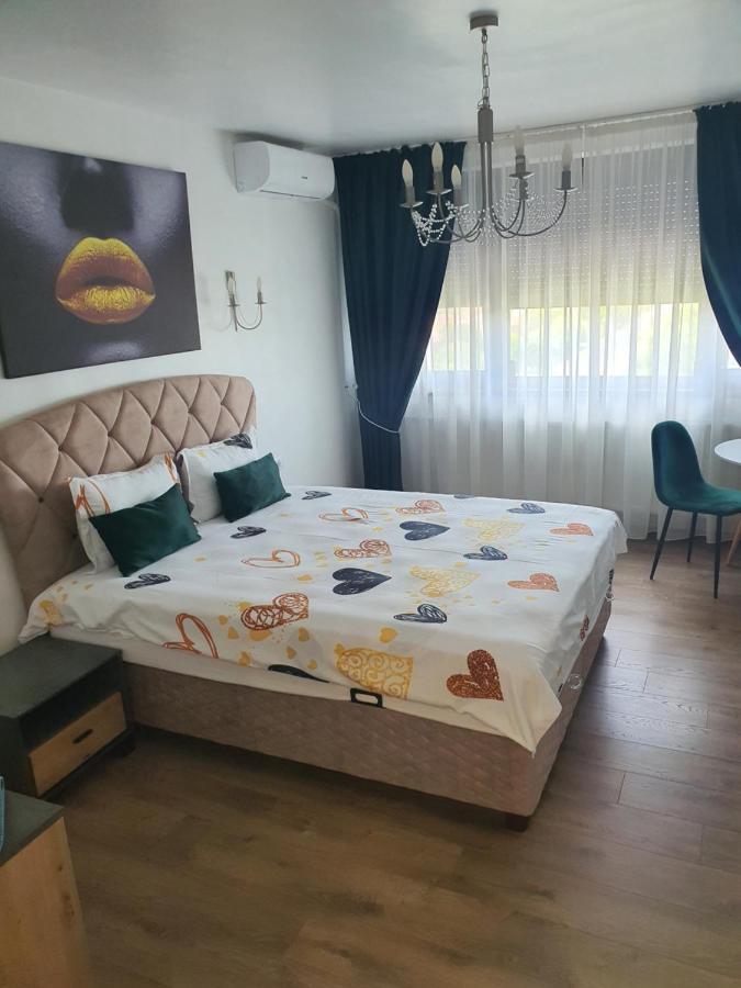 Chic Apartment- Place To Remember Galati  Exterior photo