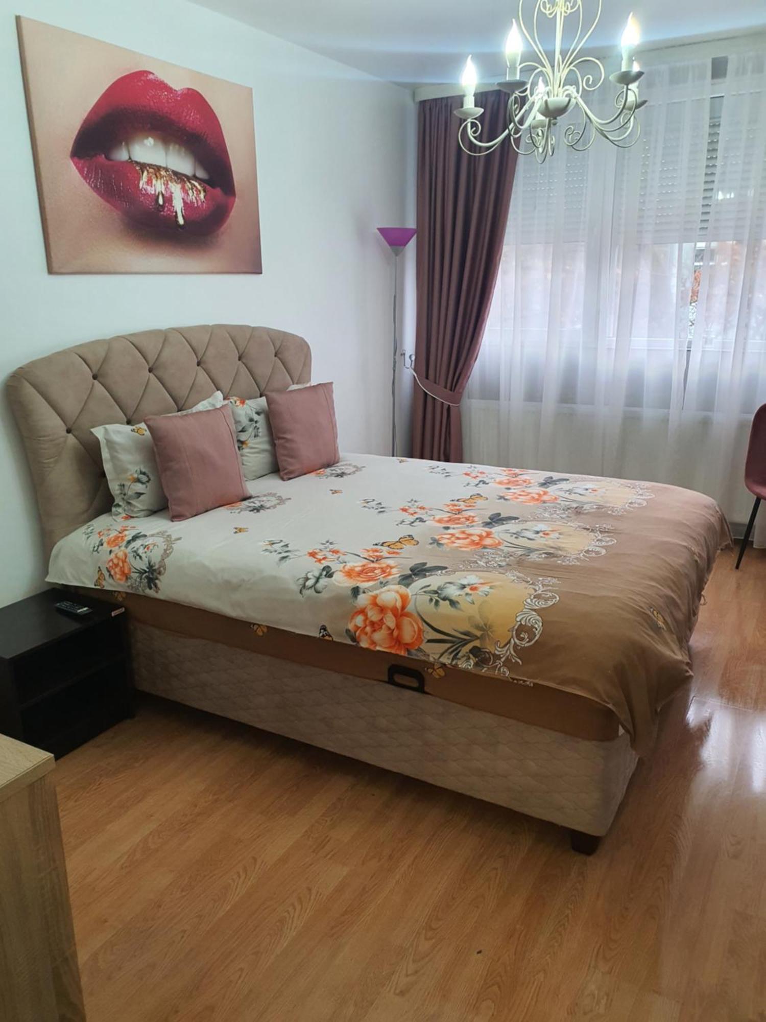 Chic Apartment- Place To Remember Galati  Exterior photo