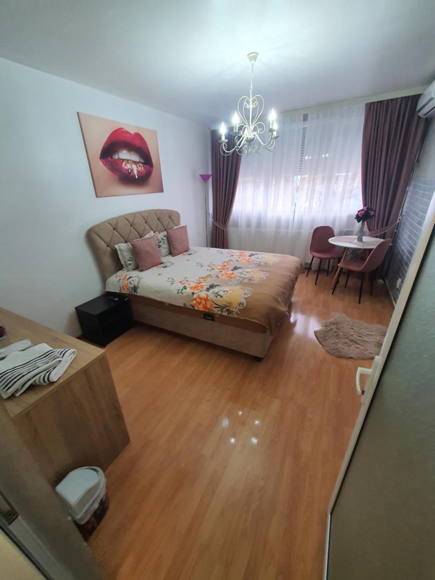 Chic Apartment- Place To Remember Galati  Exterior photo