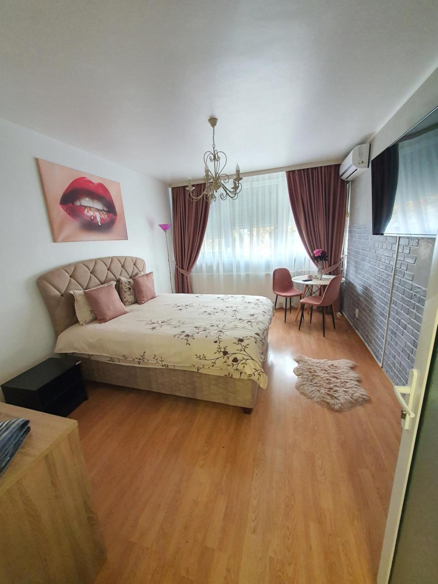 Chic Apartment- Place To Remember Galati  Exterior photo
