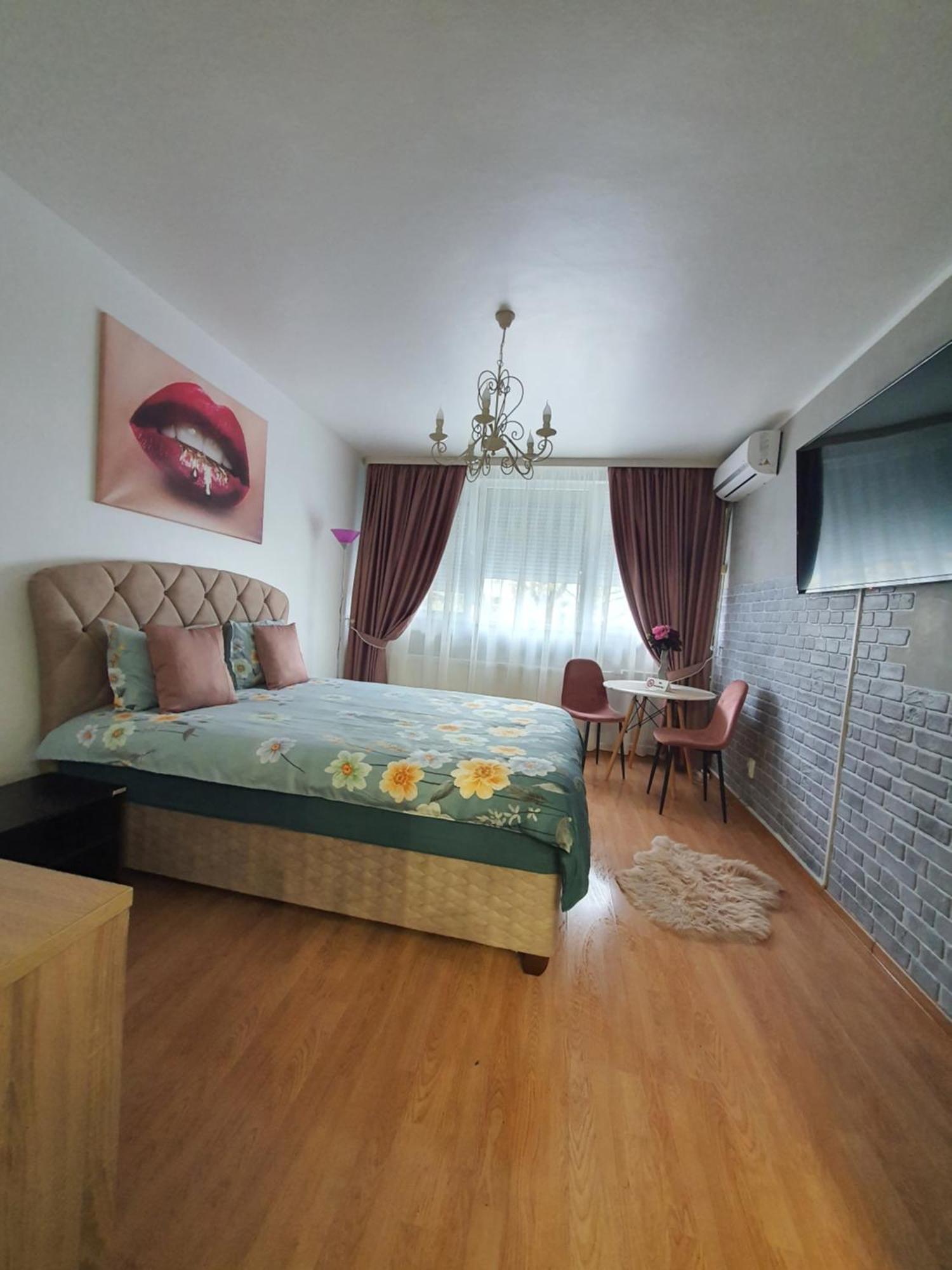 Chic Apartment- Place To Remember Galati  Exterior photo