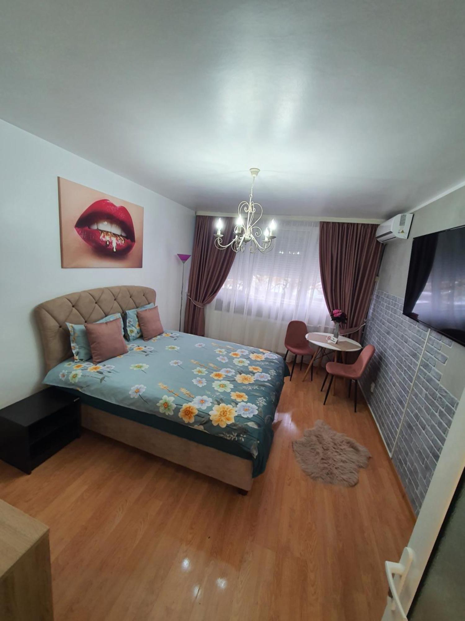 Chic Apartment- Place To Remember Galati  Exterior photo