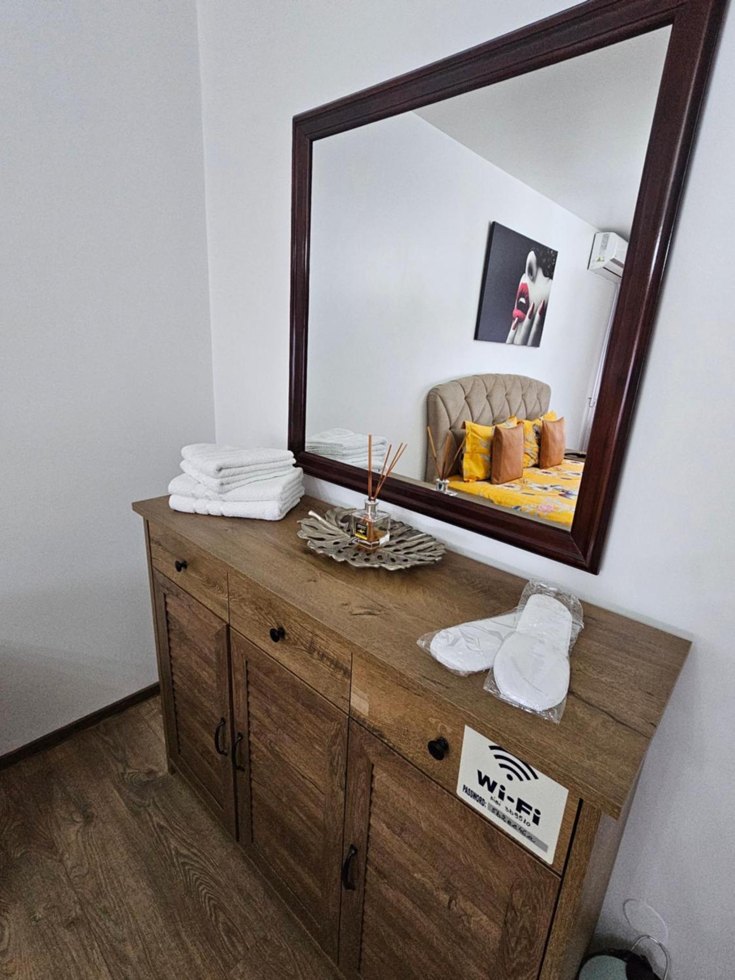 Chic Apartment- Place To Remember Galati  Exterior photo